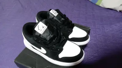 Zapatillas Nike Air Jordan 1 Low Blanco y Negro G5 - miniatura 3