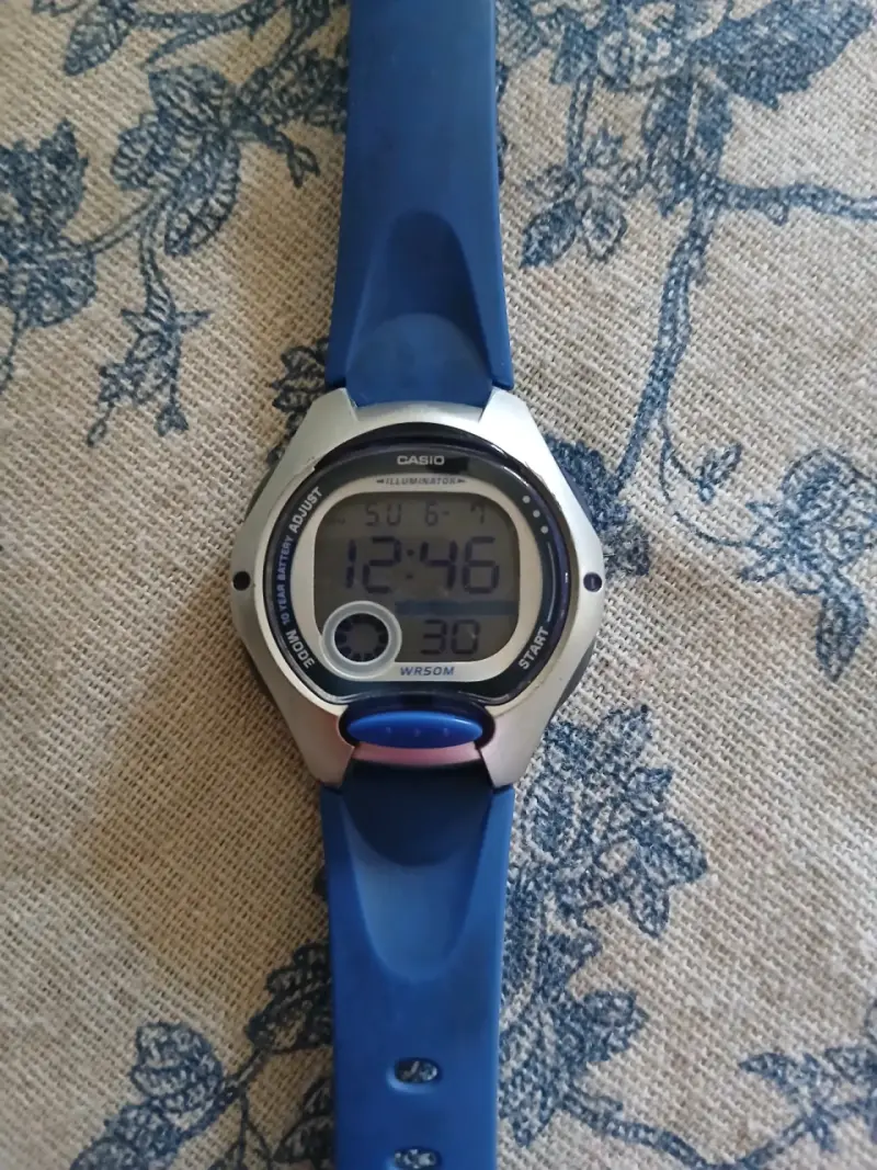 Reloj digital Casio azul  de niño - 2