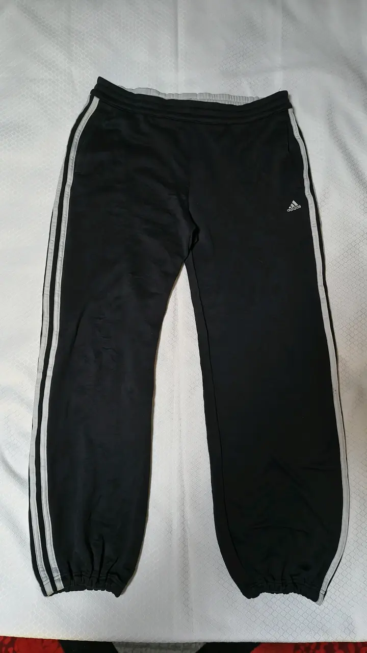 Pantalones deportivos negros Adidas con franjas - 1