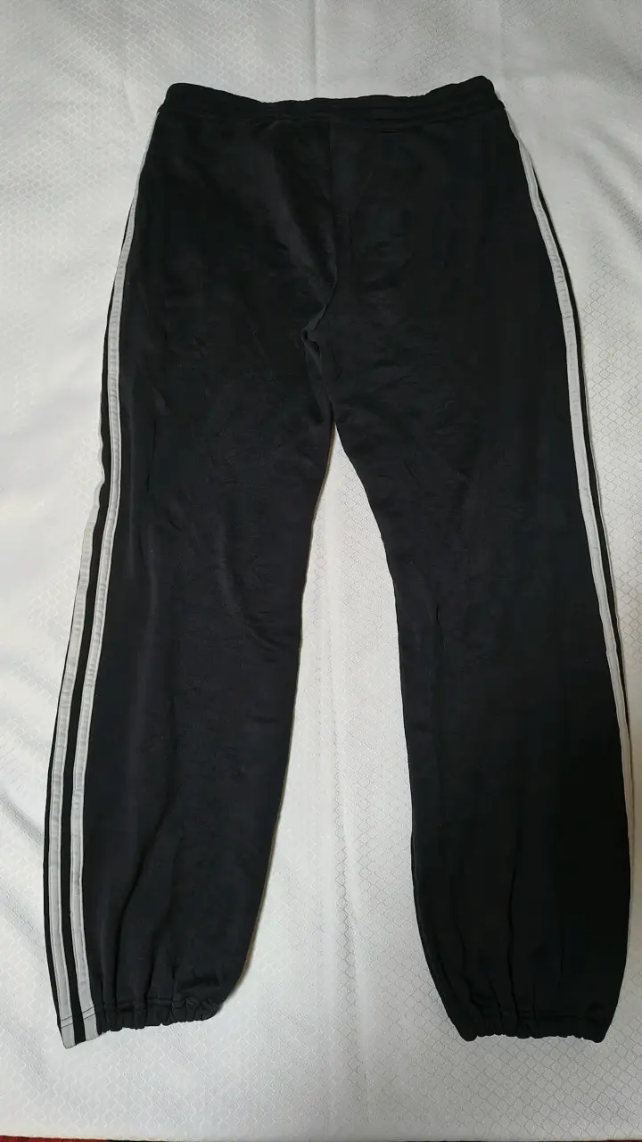 Pantalones deportivos negros Adidas con franjas - 4
