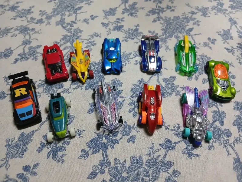Autos de juguete Hot Wheels variados - 3