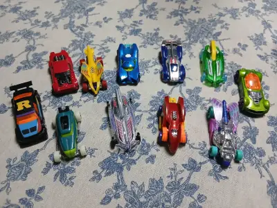 Autos de juguete Hot Wheels variados - miniatura 3