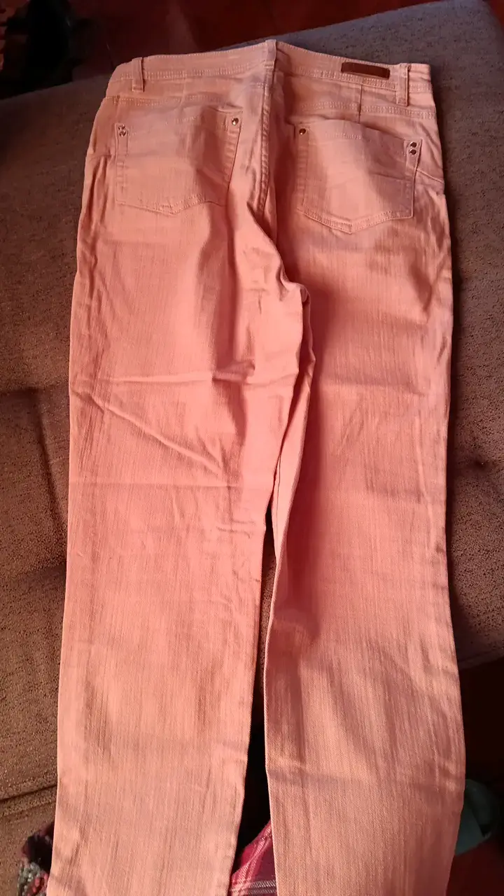 Jeans rosados para mujer en buen estado - 2