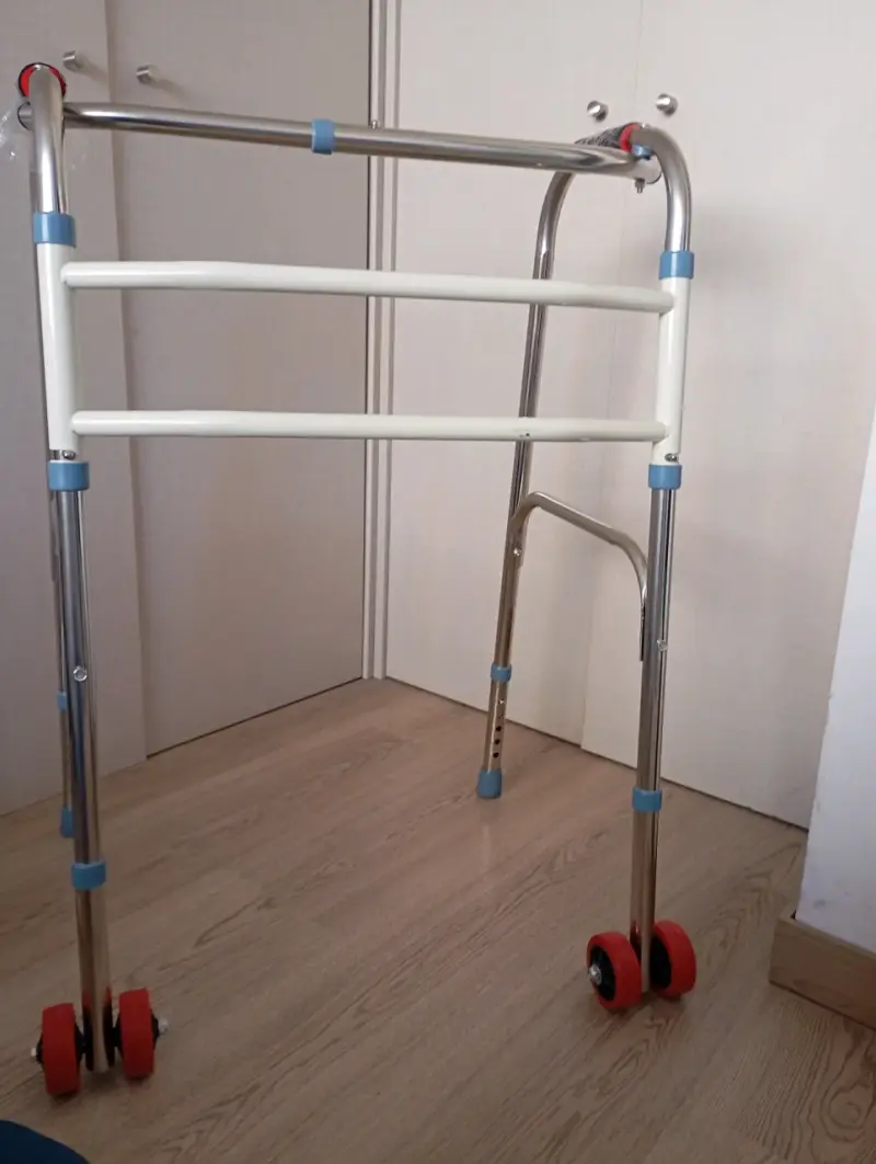 Andador plegable con ruedas para adultos - 3