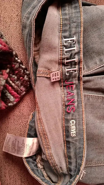 Jeans rectos de mezclilla para mujer - miniatura 4