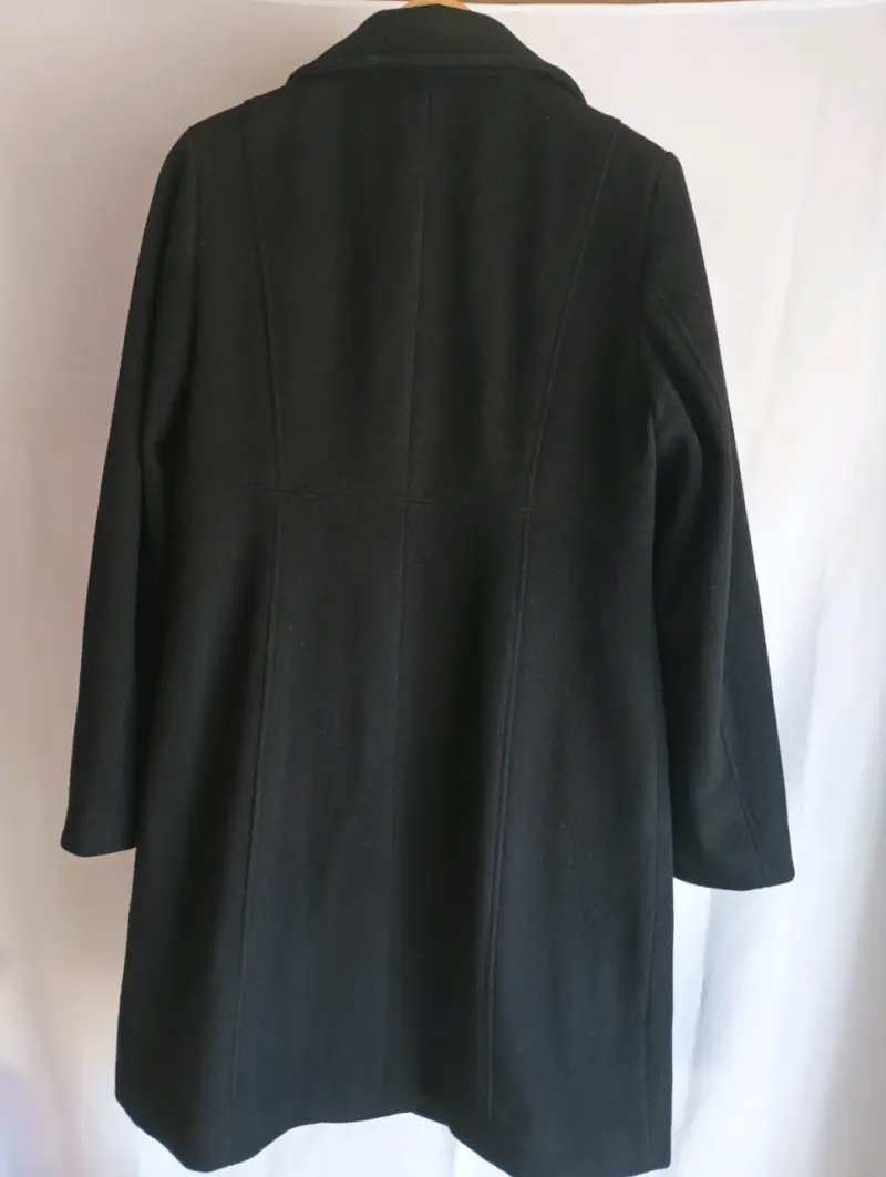 Abrigo negro elegante para mujer - 2