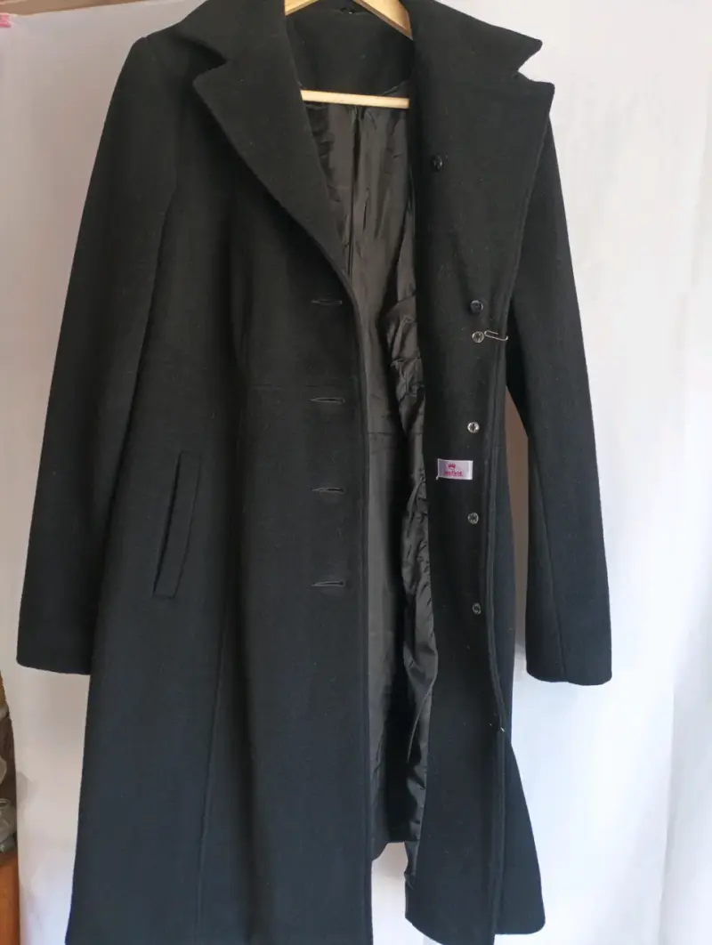 Abrigo negro elegante para mujer - 3