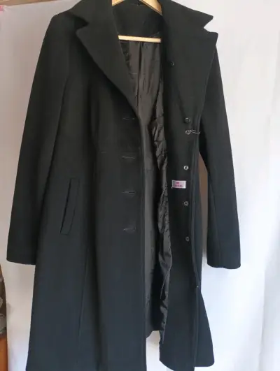 Abrigo negro elegante para mujer - miniatura 3