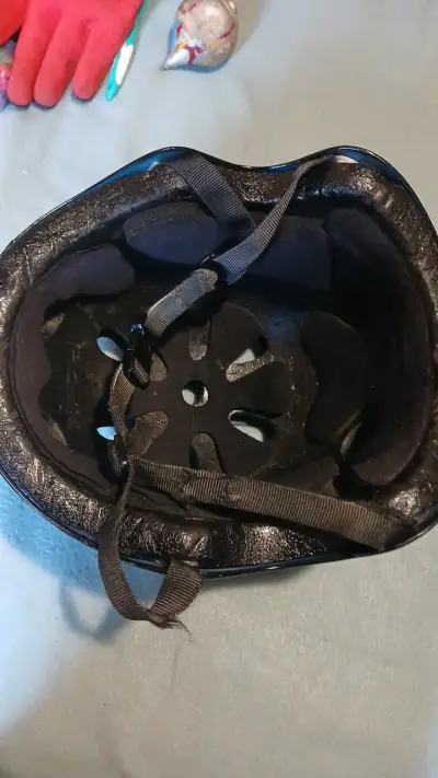 Casco de seguridad negro para ciclismo - miniatura 2