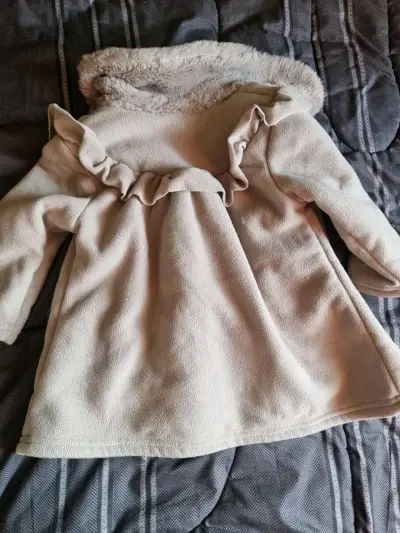 Abrigo de bebé con bordado floral y cuello de pie - miniatura 5