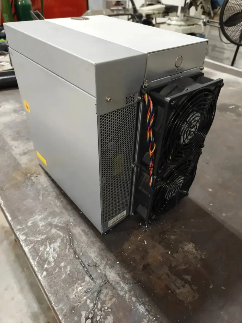 Bitmain Antminer S21XP Hyd,L9,L7,Goldshell AE Max, - 3