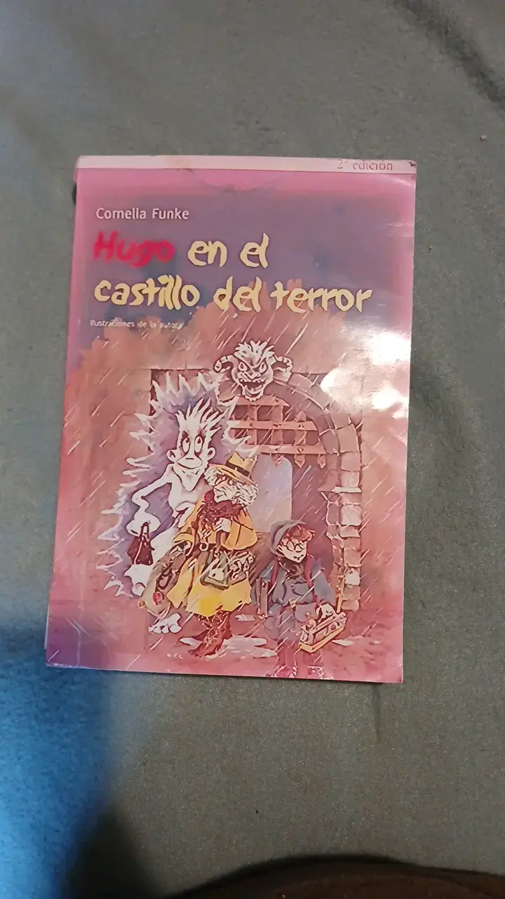 Libro Hugo en el Castillo del Terror de Cornelia Funke - 1