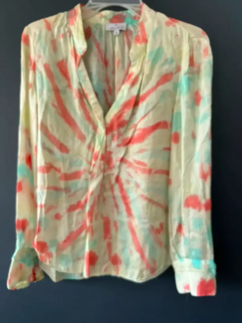 Blusa tie-dye de colores vibrantes - 1