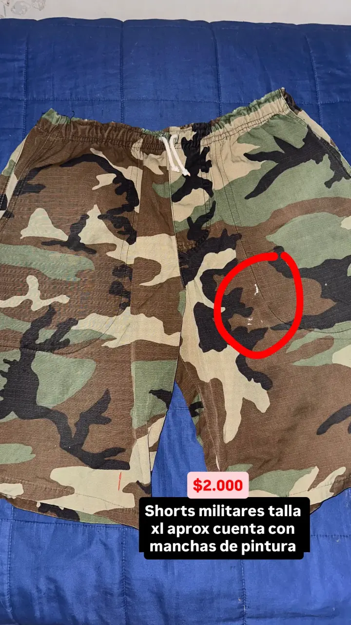Shorts militares con manchas