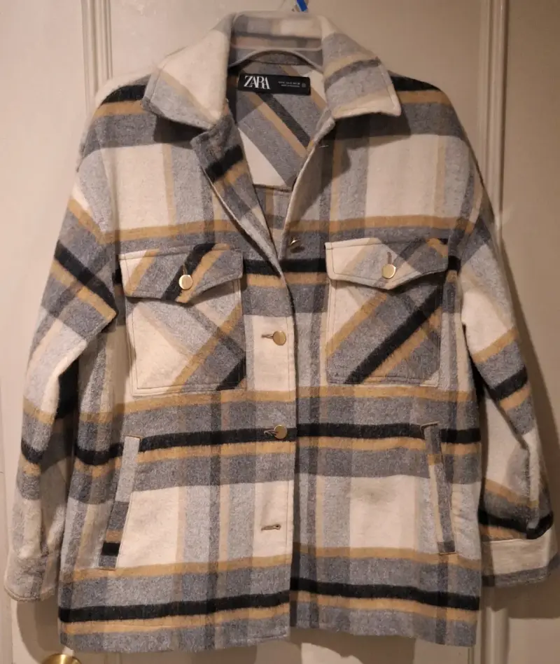 Chaqueta de lana a cuadros Zara para mujer