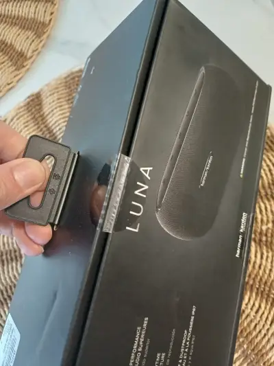 Parlante Bluetooth Harman Kardon Luna portátil - miniatura 2