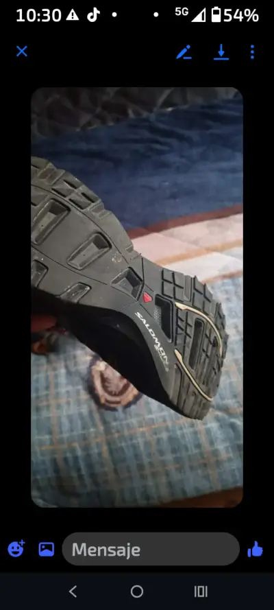 Zapatillas de Trail Running Salomon Rojas y Negras - miniatura 1