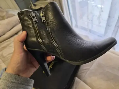 Botines de cuero negro con cierre doble - miniatura 1