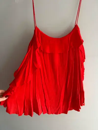 Blusa Roja con Tirantes y Volantes - miniatura 1