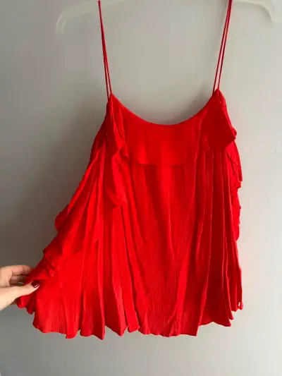 Blusa Roja con Tirantes y Volantes - miniatura 2