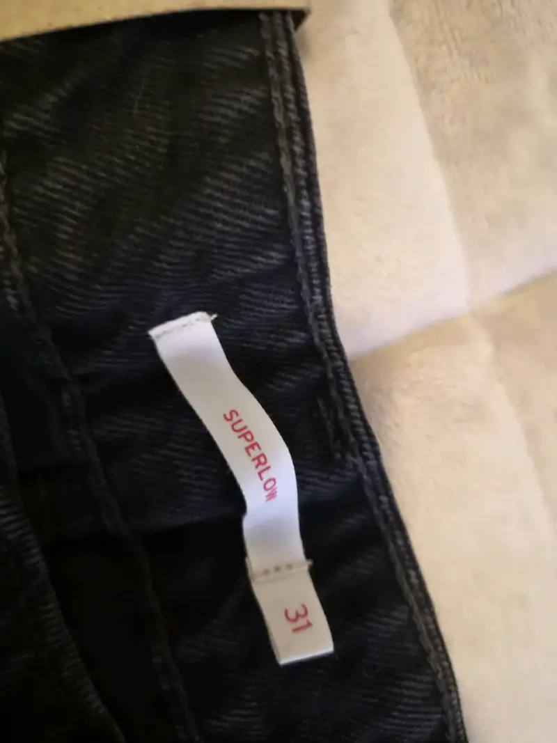 Jeans negros Levi's Superlow talla 31 - 2