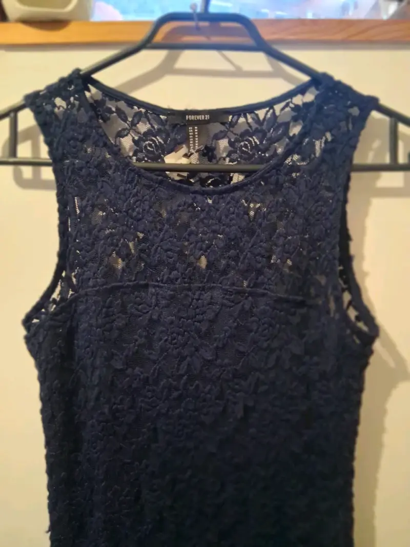 Vestido de encaje azul marino Forever 21 - 2