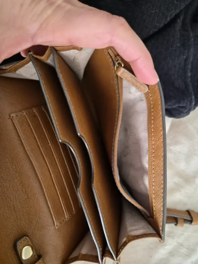 Cartera Michael Kors marrón con cadena - 5