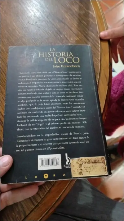Libro 'La Historia del Loco' de John Katzenbach - miniatura 3