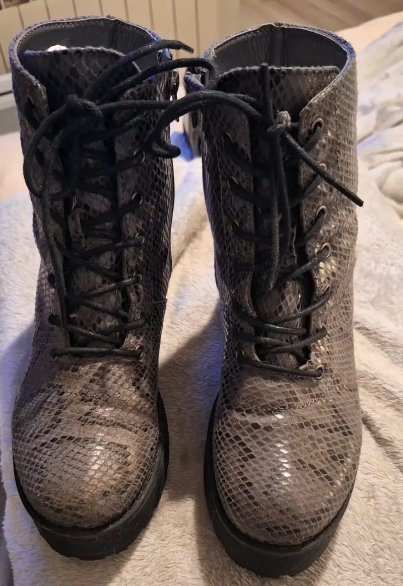 Botines diseño de serpiente