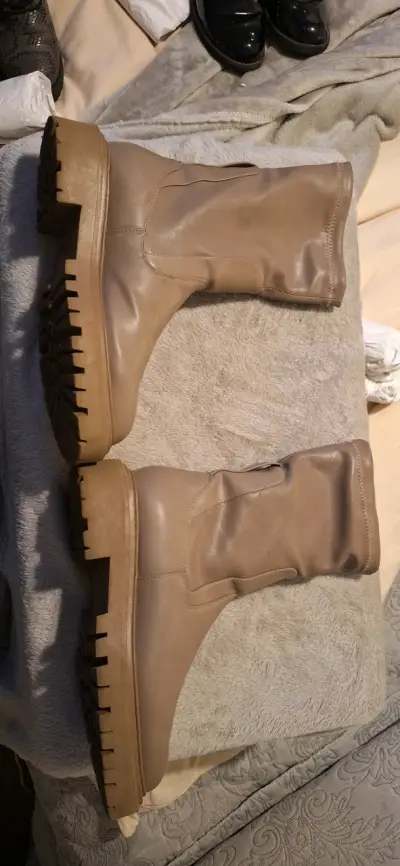 Botas beige para mujer - miniatura 2