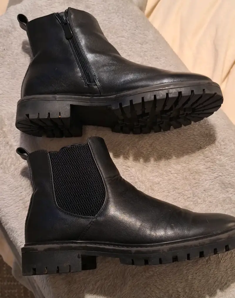 Botines de cuero negro con suela gruesa - 2