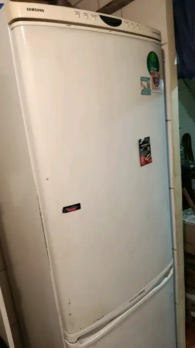 Refrigerador Samsung blanco en buen estado - miniatura 2