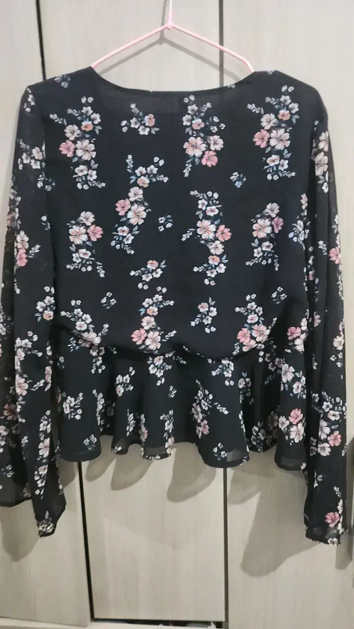Blusa floral negra H&M Divided - 3