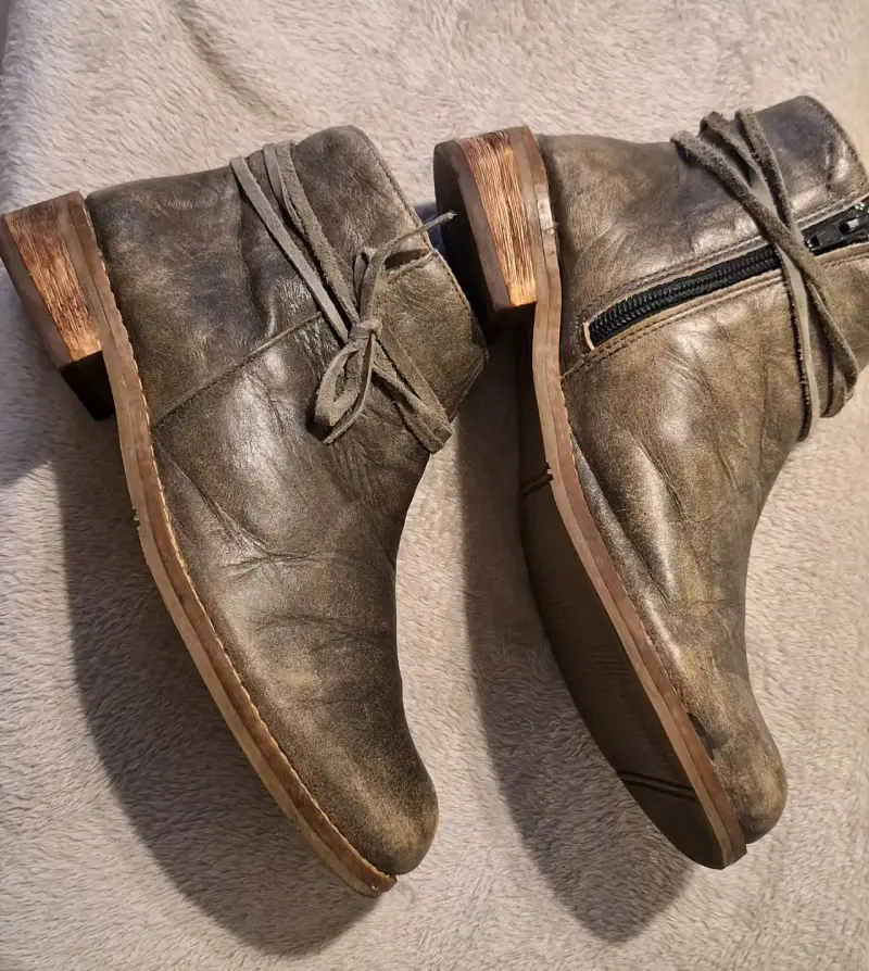 Botines de cuero grises con cierre lateral - 2