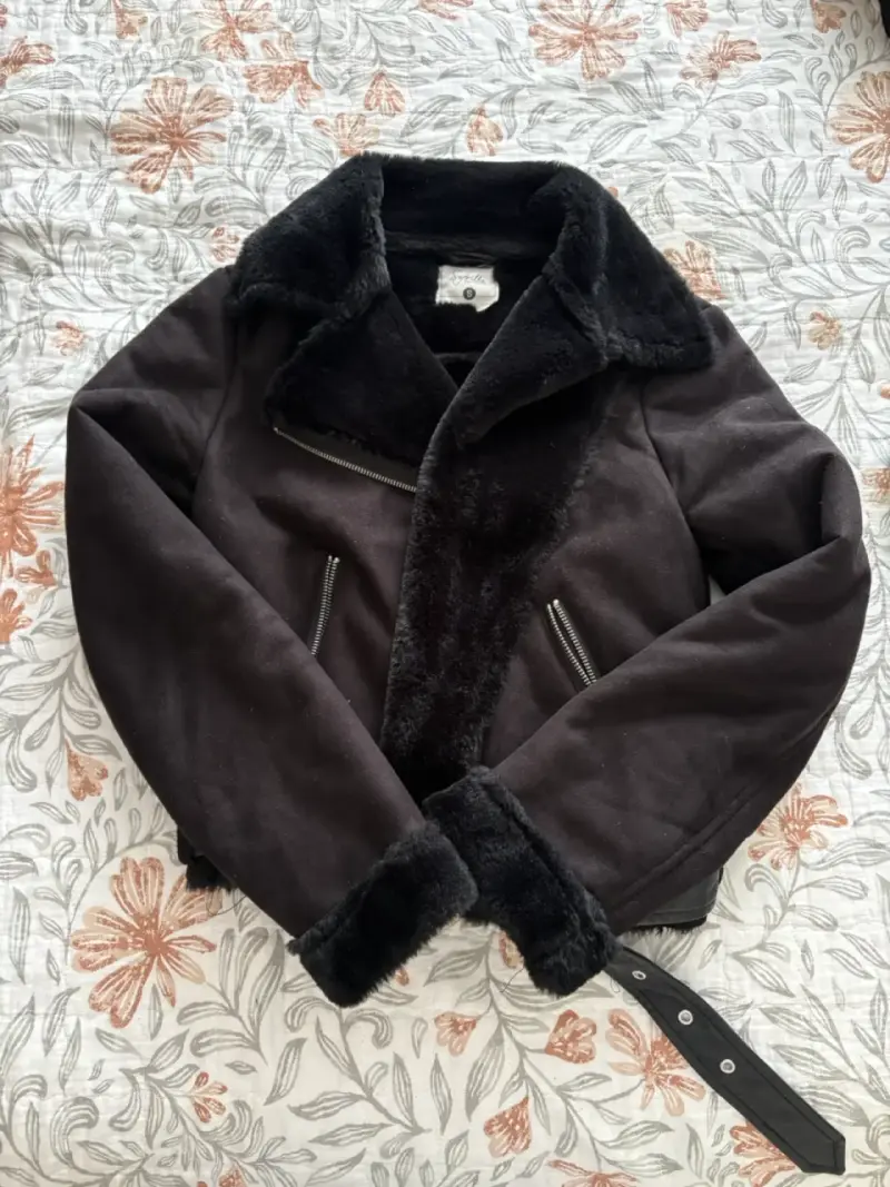 Chaqueta de cuero sintético con forro de piel negra - 2