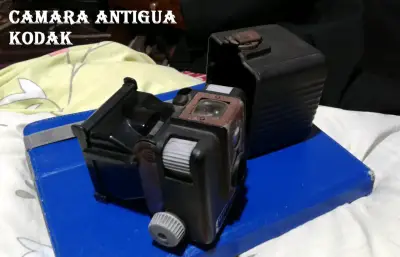 Cámara fotográfica de colección Kodak antigua - miniatura 4