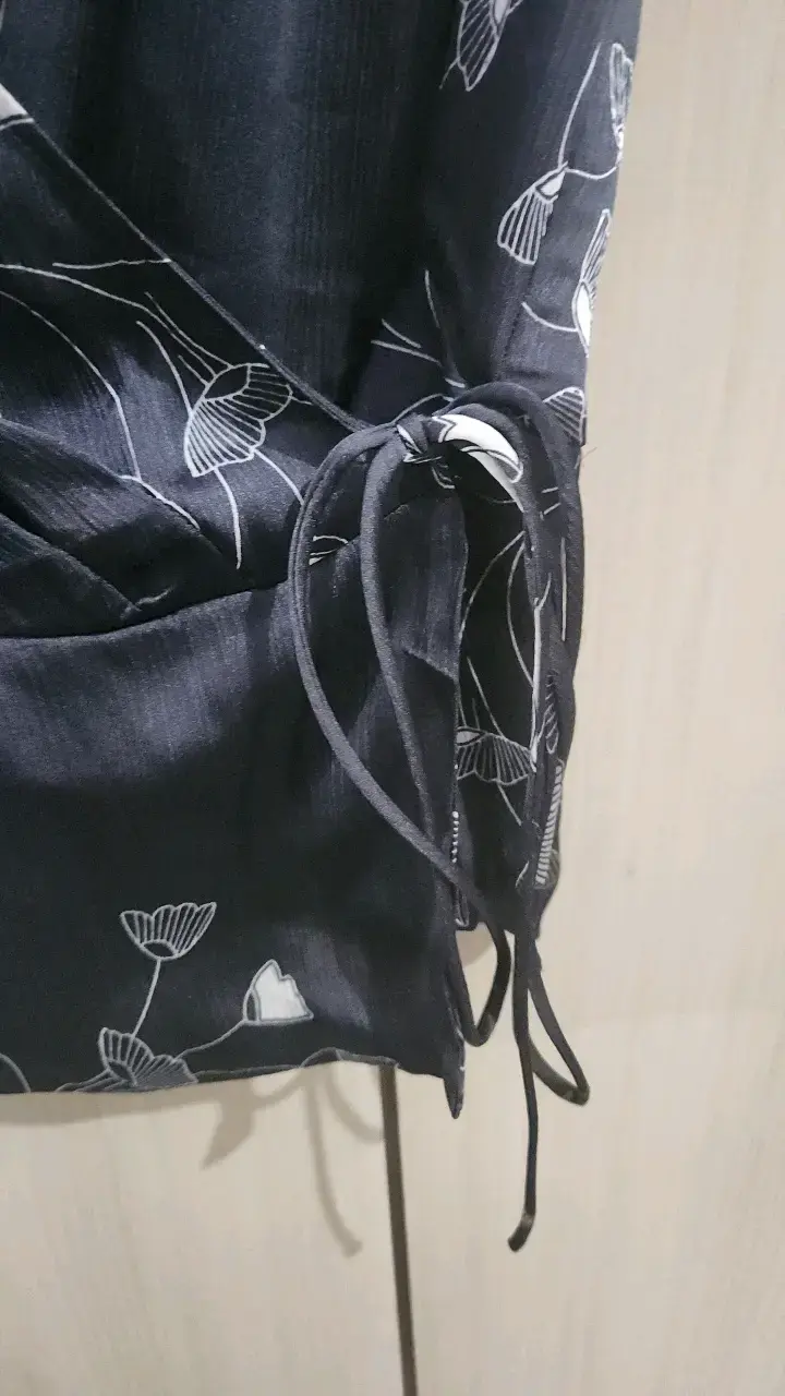 Blusa cruzada azul oscuro floral Zara Woman - 3