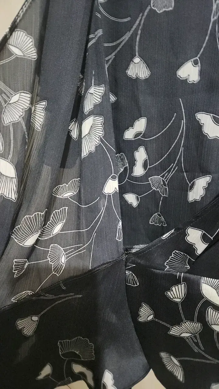 Blusa cruzada azul oscuro floral Zara Woman - 4