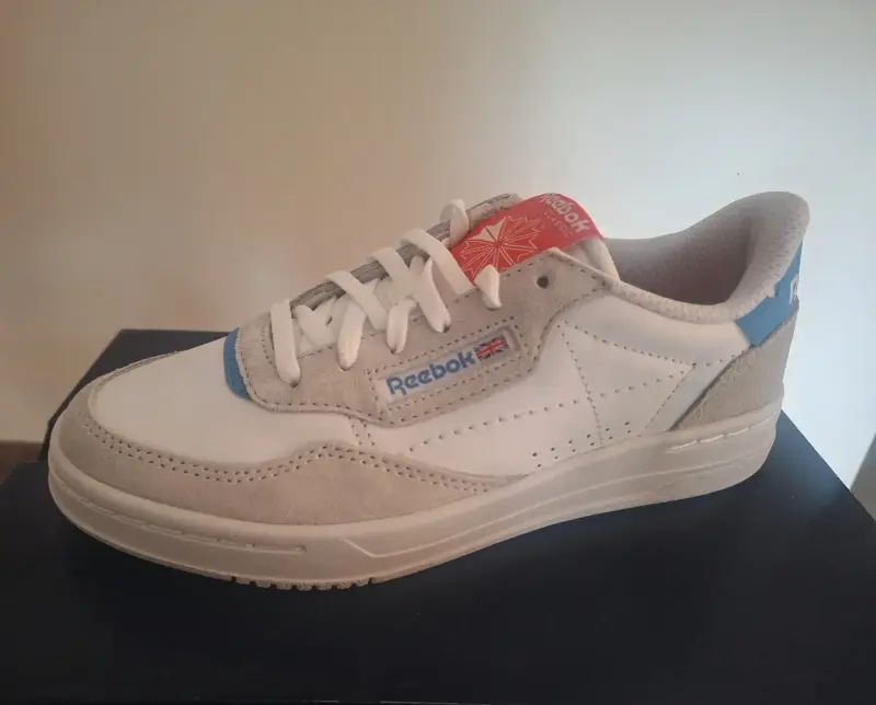 Zapatillas Reebok blancas 100% nuevas - 1