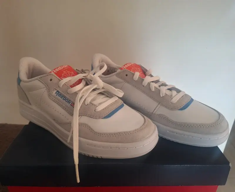 Zapatillas Reebok blancas 100% nuevas - 2