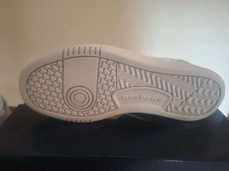 Zapatillas Reebok blancas 100% nuevas - 4