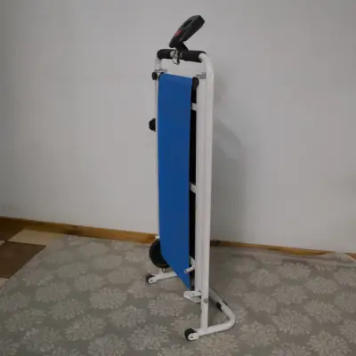 Caminadora plegable manual con monitor - miniatura 3