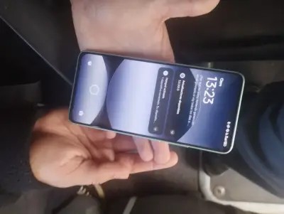 Smartphone Redmi 14 5G con triple cámara - miniatura 2