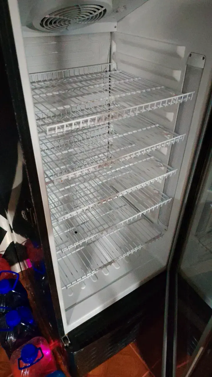 Refrigerador exhibidor Gelator en buen estado - 2