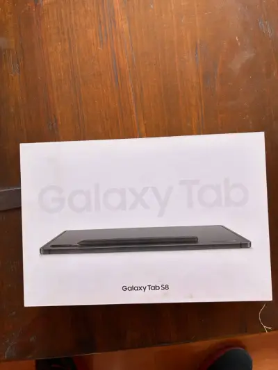 Samsung Galaxy Tab S8 con teclado y lápiz - miniatura 1
