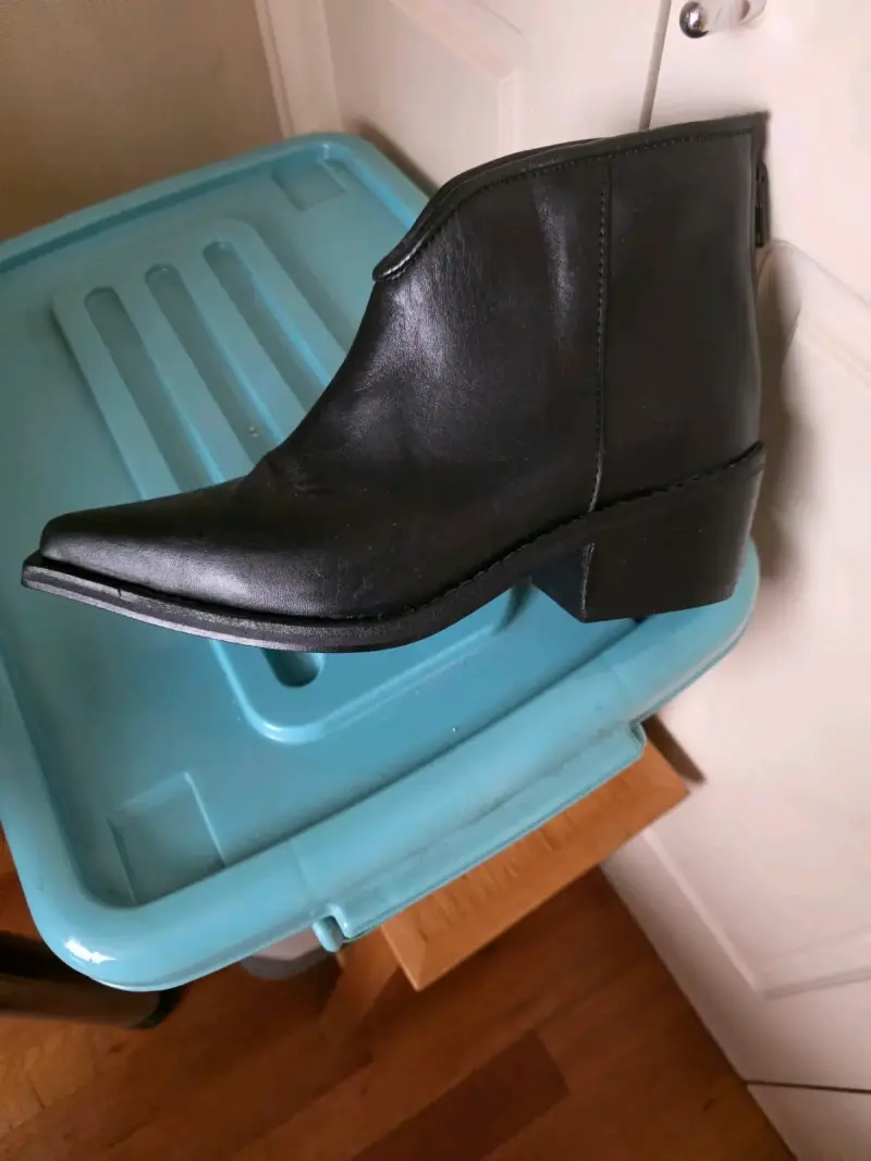 Botines de cuero negro con cierre trasero - 2