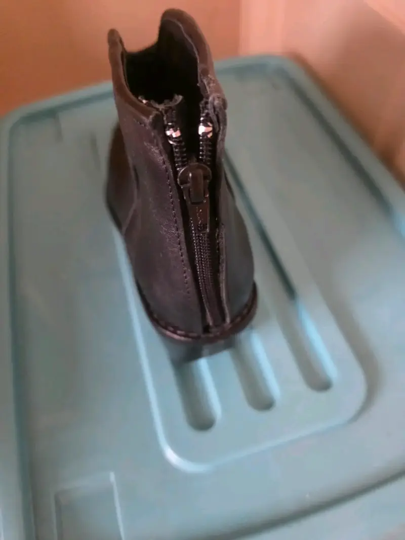 Botines de cuero negro con cierre trasero - 3
