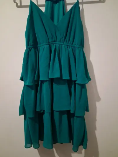 Vestido verde esmeralda Forever 21 con volantes - miniatura 3