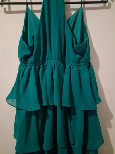 Vestido verde esmeralda Forever 21 con volantes - miniatura 5