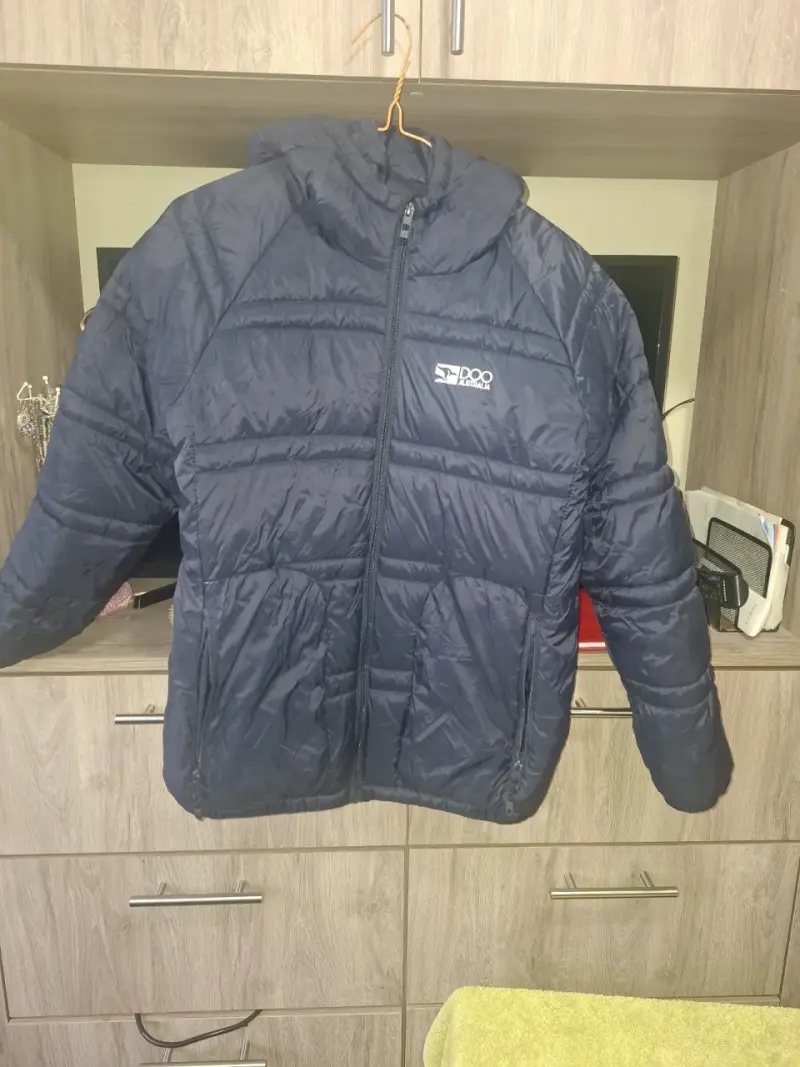 Chaqueta acolchada azul con capucha para hombre - 2